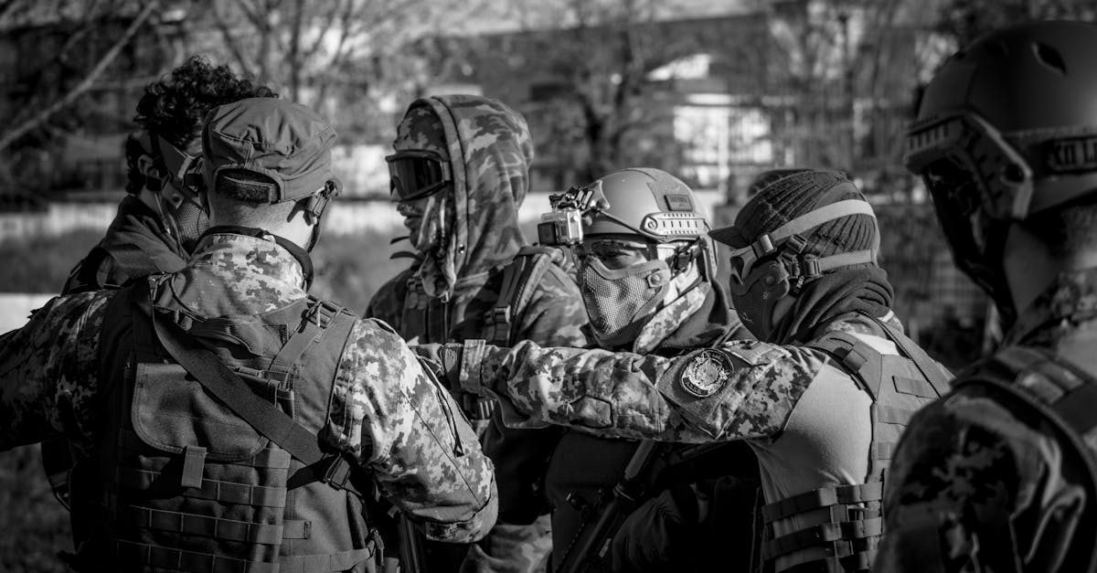 知乎实名账号：周春芽作品购买平台